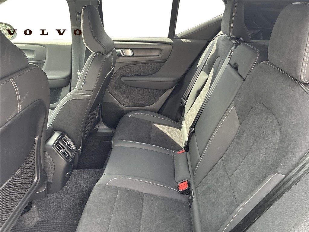 Volvo XC40 Recharge Extended Range Plus 252HK 5d Aut. - Image 7