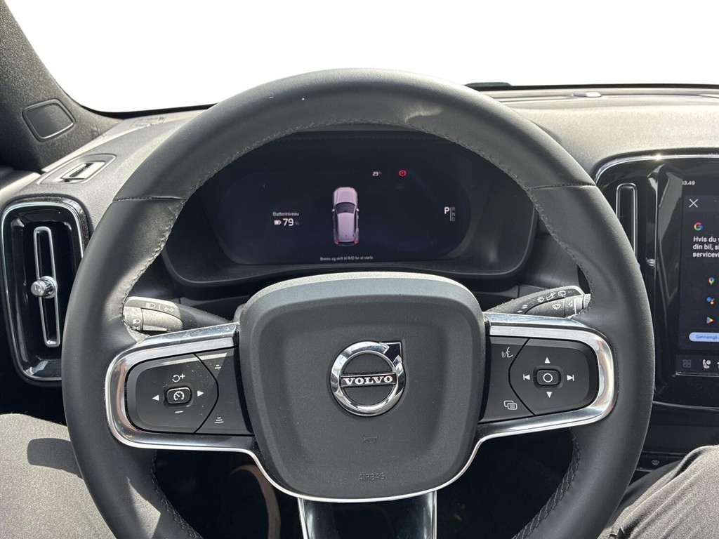 Volvo XC40 Recharge Extended Range Plus 252HK 5d Aut. - Image 11