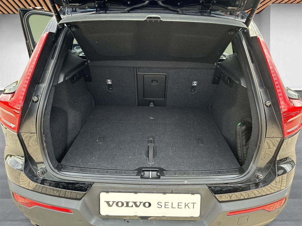 Volvo XC40 Recharge Extended Range Plus 252HK 5d Aut. - Image 14