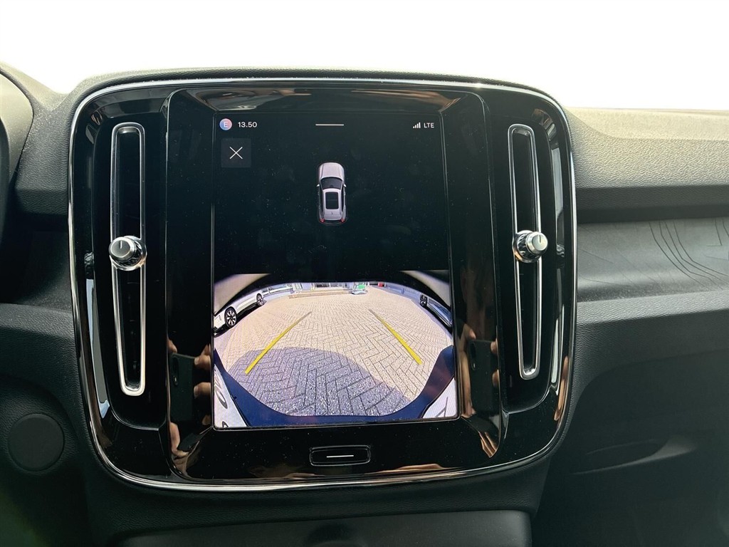 Volvo XC40 Recharge Extended Range Plus 252HK 5d Aut. - Image 18