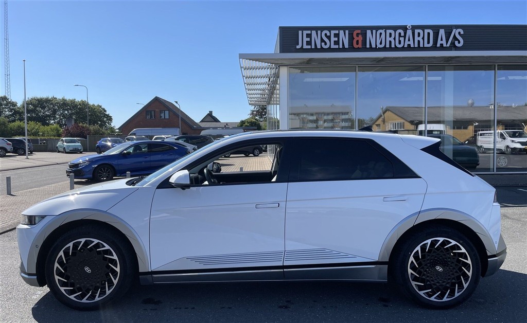 Hyundai Ioniq 5 Electric 72,6 kWh Ultimate 4WD 306HK 5d Aut. - Image 2