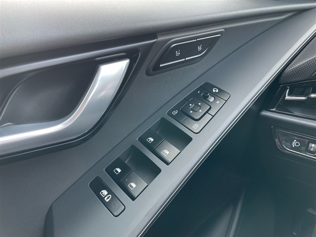 Kia e-Niro 64 kWh PREMIUM 204HK 5d Aut. - Image 13