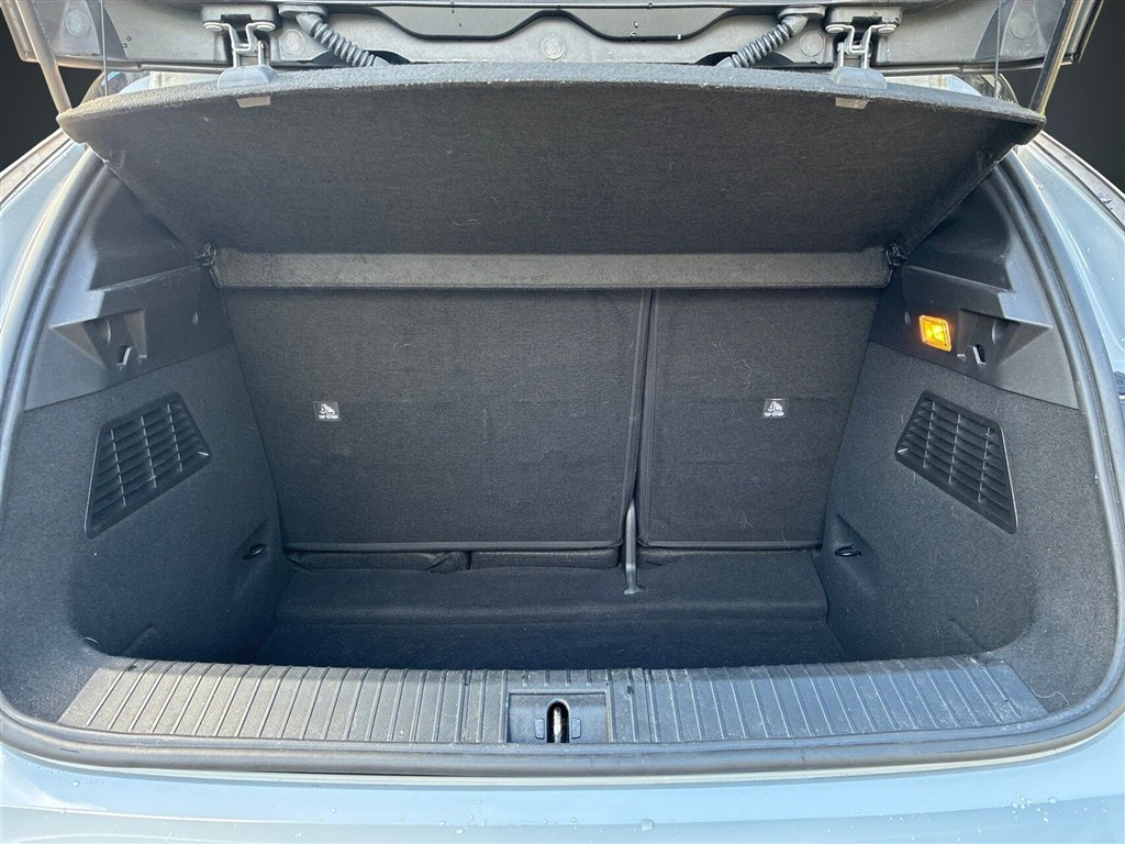 Renault Mégane E-TECH Iconic 220HK 5d Aut. - Image 17