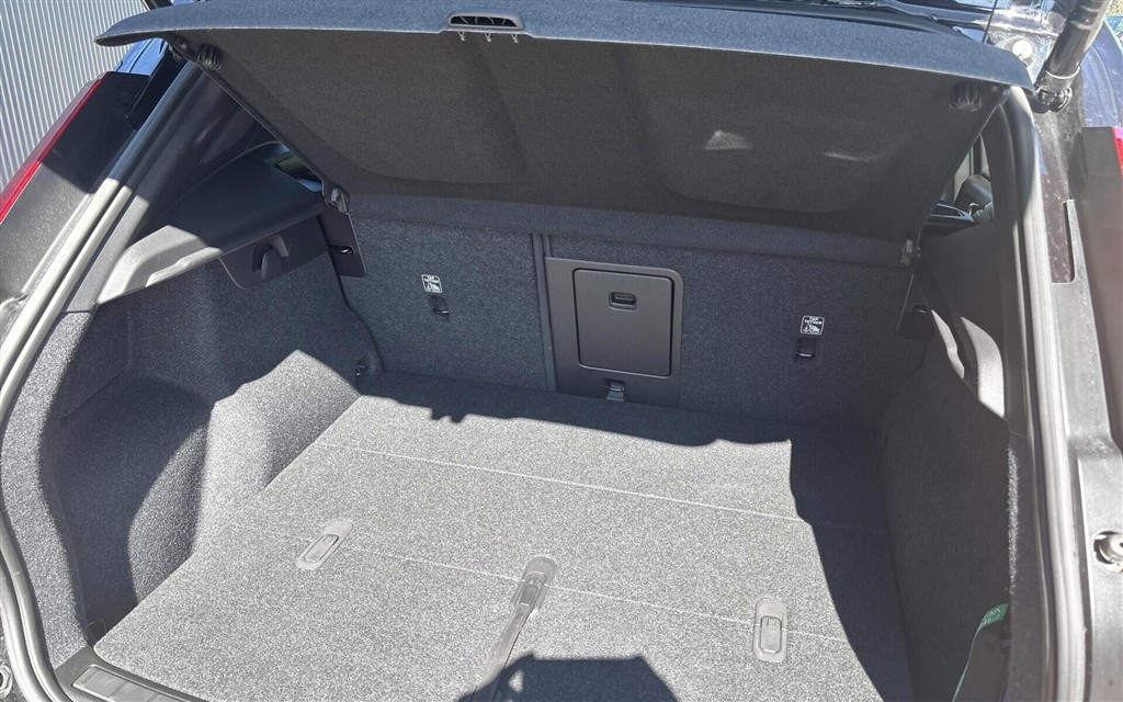 Volvo XC40 P6 Recharge Ultimate 231HK 5d Aut. - Image 17