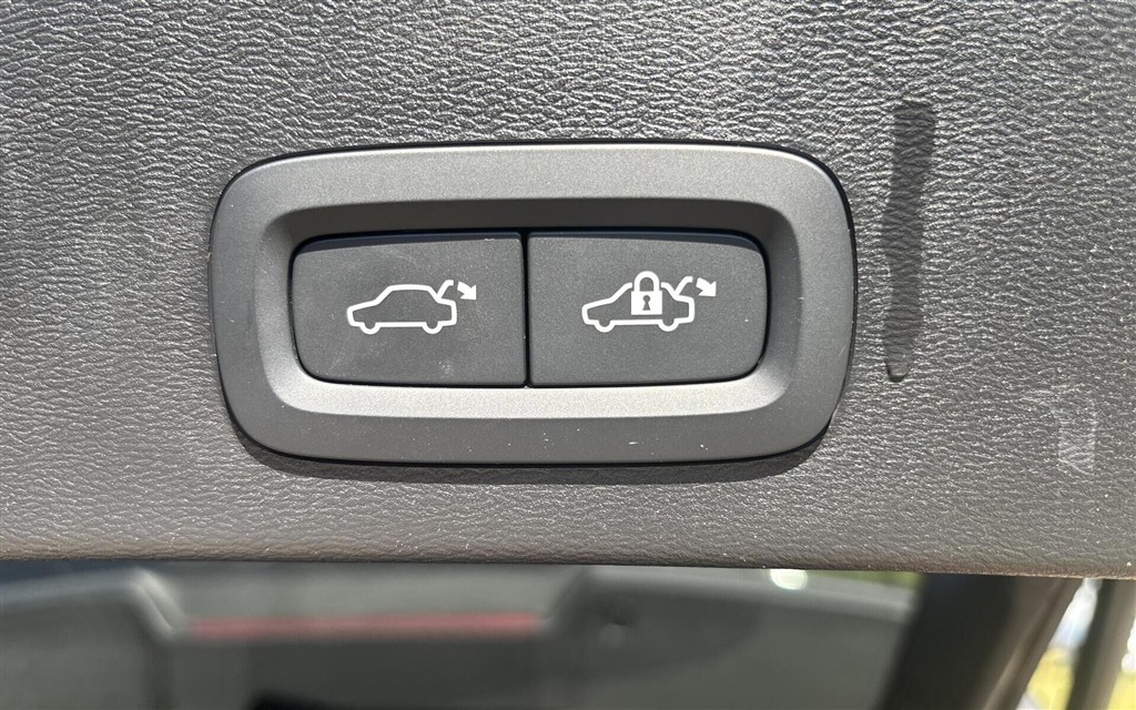 Volvo XC40 P6 Recharge Ultimate 231HK 5d Aut. - Image 18