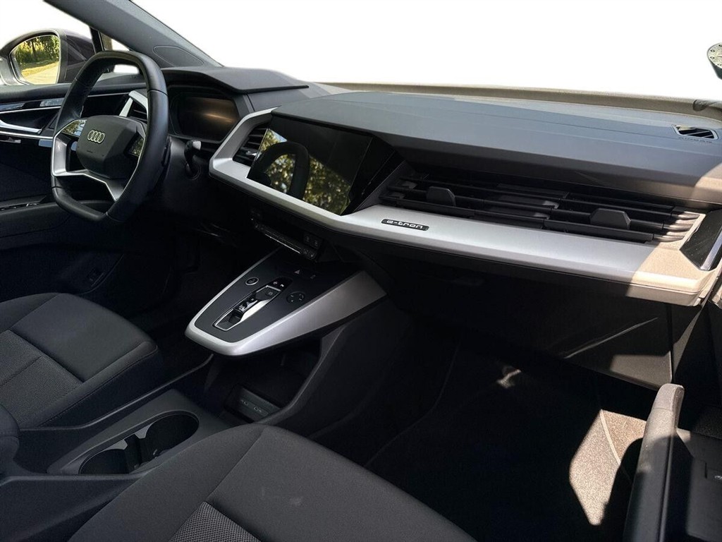 Audi Q4 45 E-tron Attitude 286HK 5d Aut. - Image 13
