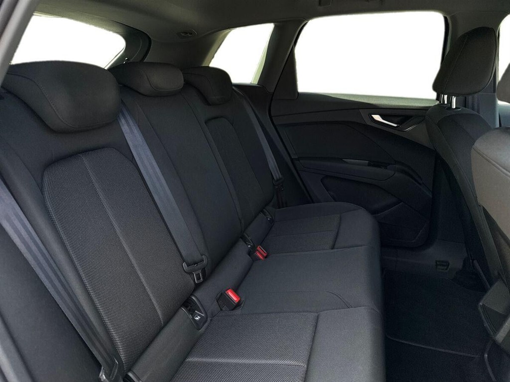 Audi Q4 45 E-tron Attitude 286HK 5d Aut. - Image 15