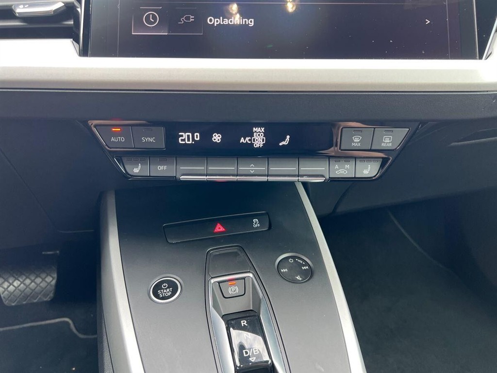 Audi Q4 45 E-tron Attitude 286HK 5d Aut. - Image 17