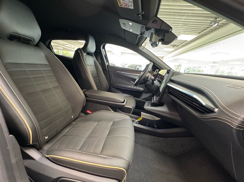 Renault Mégane E-TECH Iconic 220HK 5d Aut. - Image 10