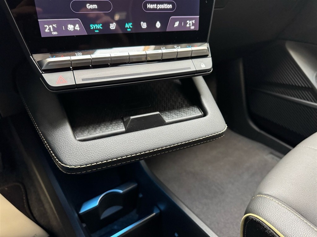 Renault Mégane E-TECH Iconic 220HK 5d Aut. - Image 24