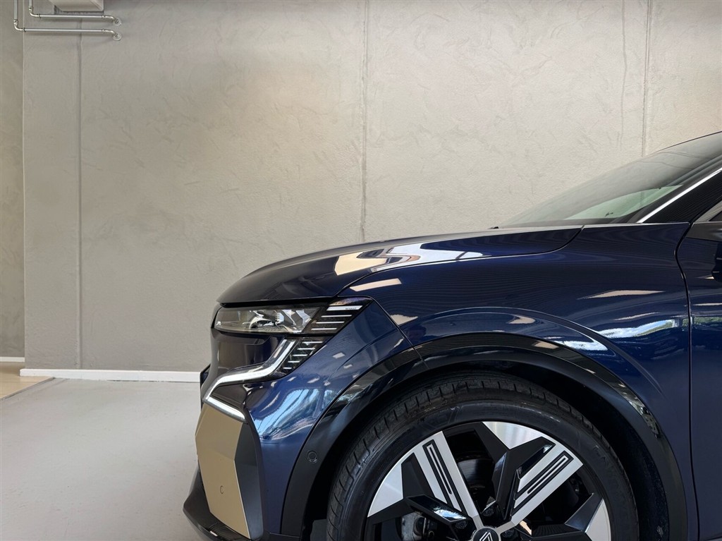 Renault Mégane E-TECH Iconic 220HK 5d Aut. - Image 29