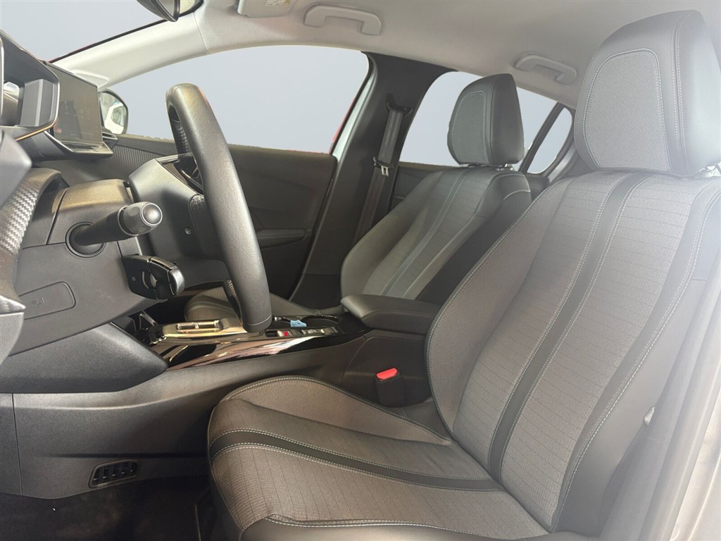 Peugeot e-208 EL Allure 136HK 5d Aut. - Image 5