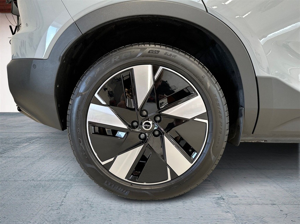 Volvo EC40 Single Motor Extended Range Core 252HK 5d Aut. - Image 10
