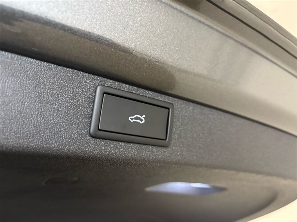 Skoda Enyaq 85 iV Premium 286HK 5d Aut. - Image 4
