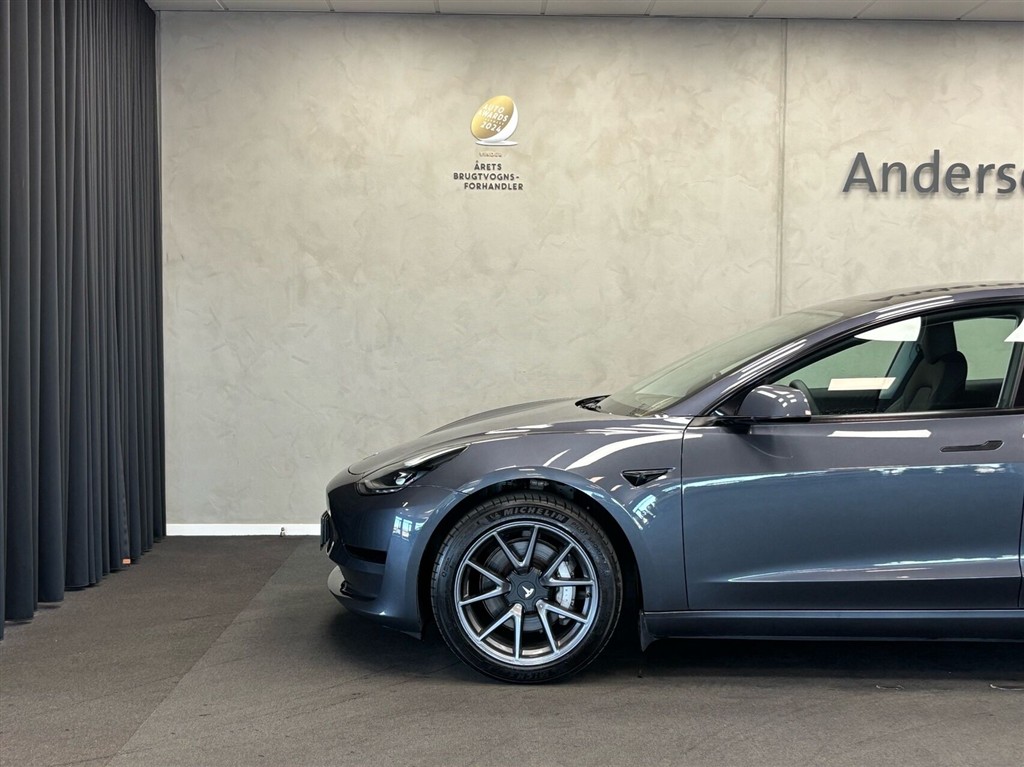 Tesla Model 3 EL 283HK Aut. - Image 4