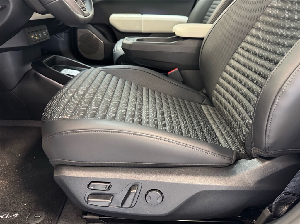 Kia EV4 Long Range GT-Line 204HK 5d Aut. - Image 17