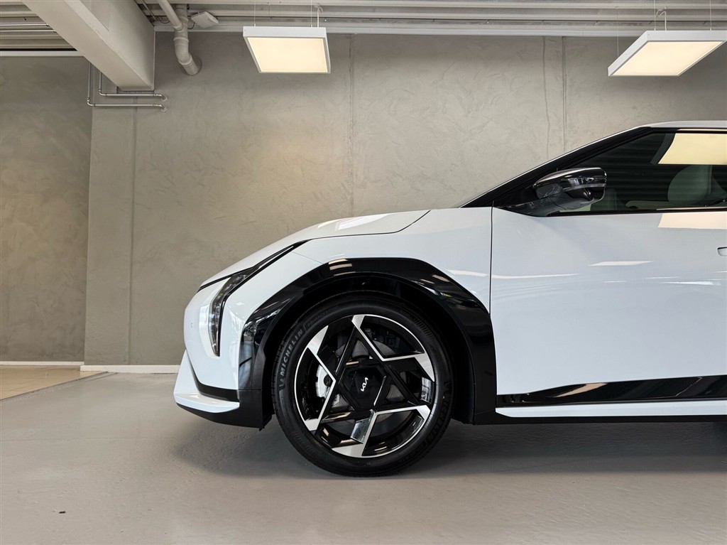 Kia EV4 Long Range GT-Line 204HK 5d Aut. - Image 4