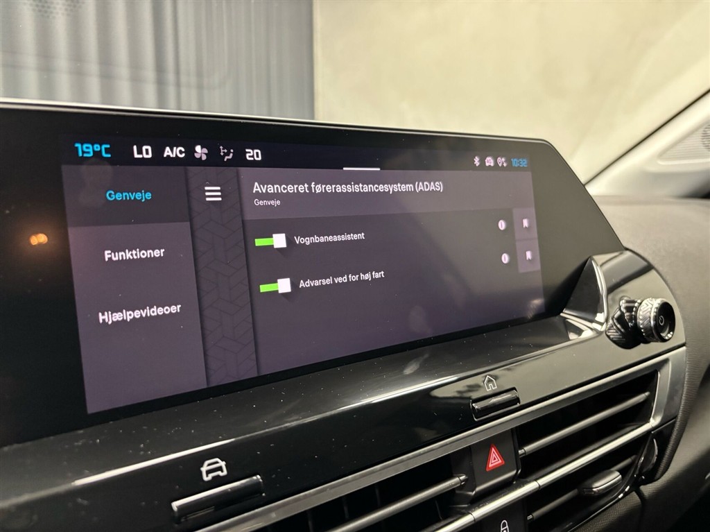 Citroën e-C4 X EL E-SERIES 156HK 5d Aut. - Image 16