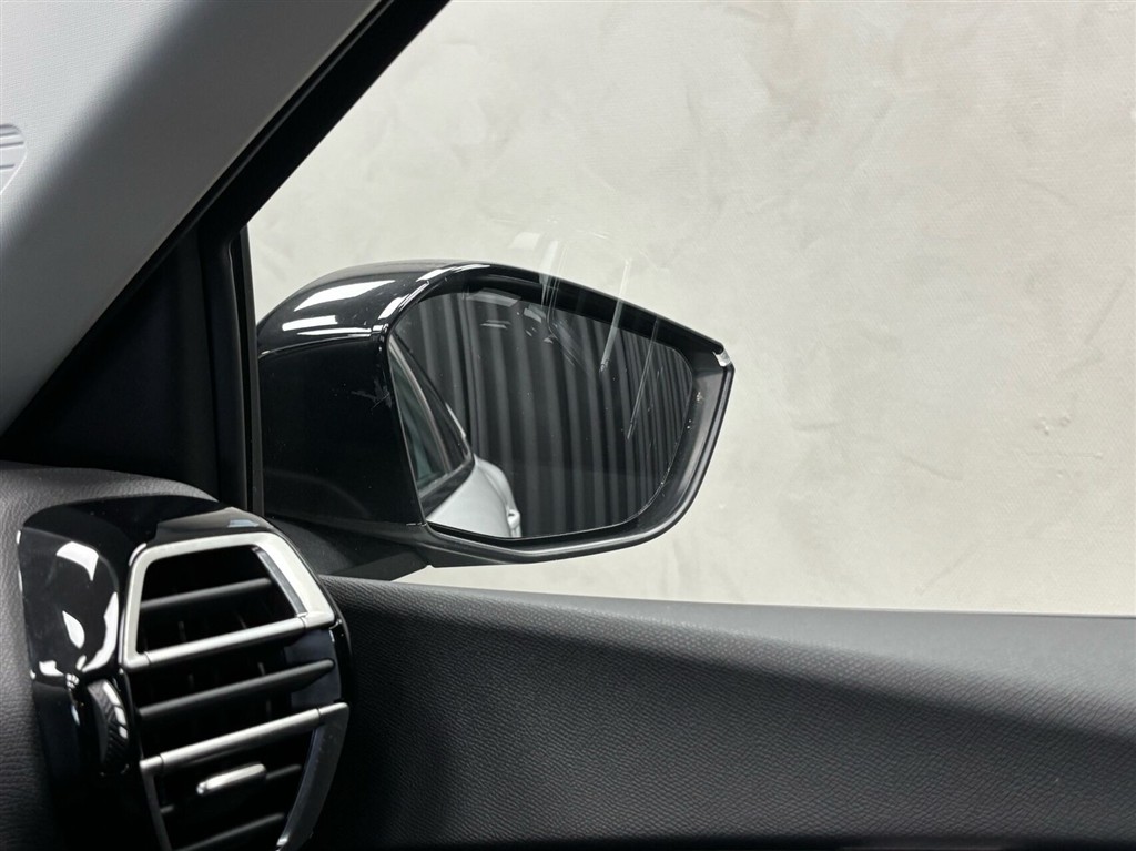 Citroën e-C4 X EL E-SERIES 156HK 5d Aut. - Image 22