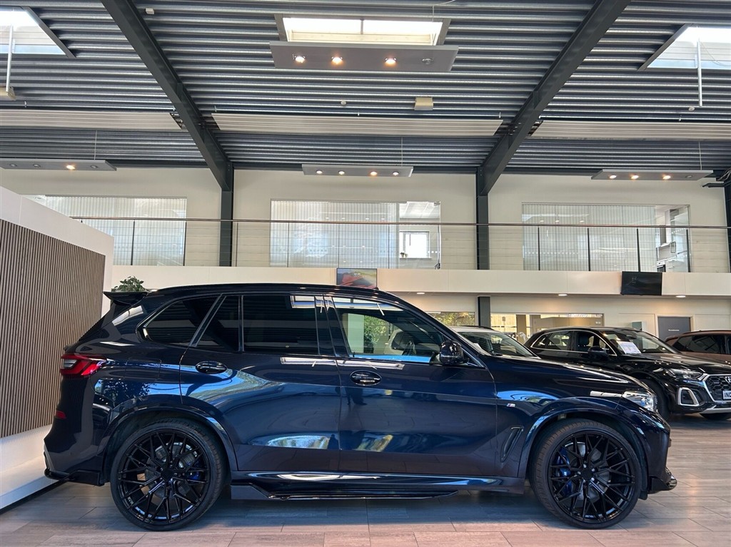 BMW X5 45e 3,0 Plugin-hybrid M-Sport XDrive Steptronic 394HK 5d 8g Aut. - Image 3