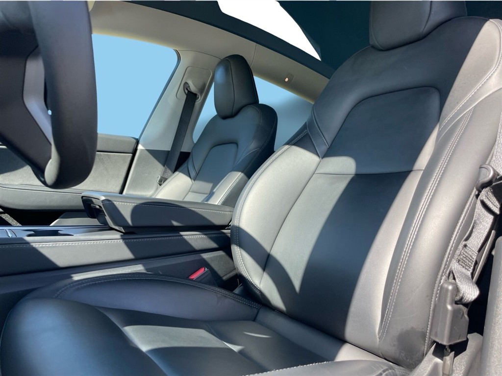 Tesla Model Y EL Long Range AWD 514HK 5d Aut. - Image 6