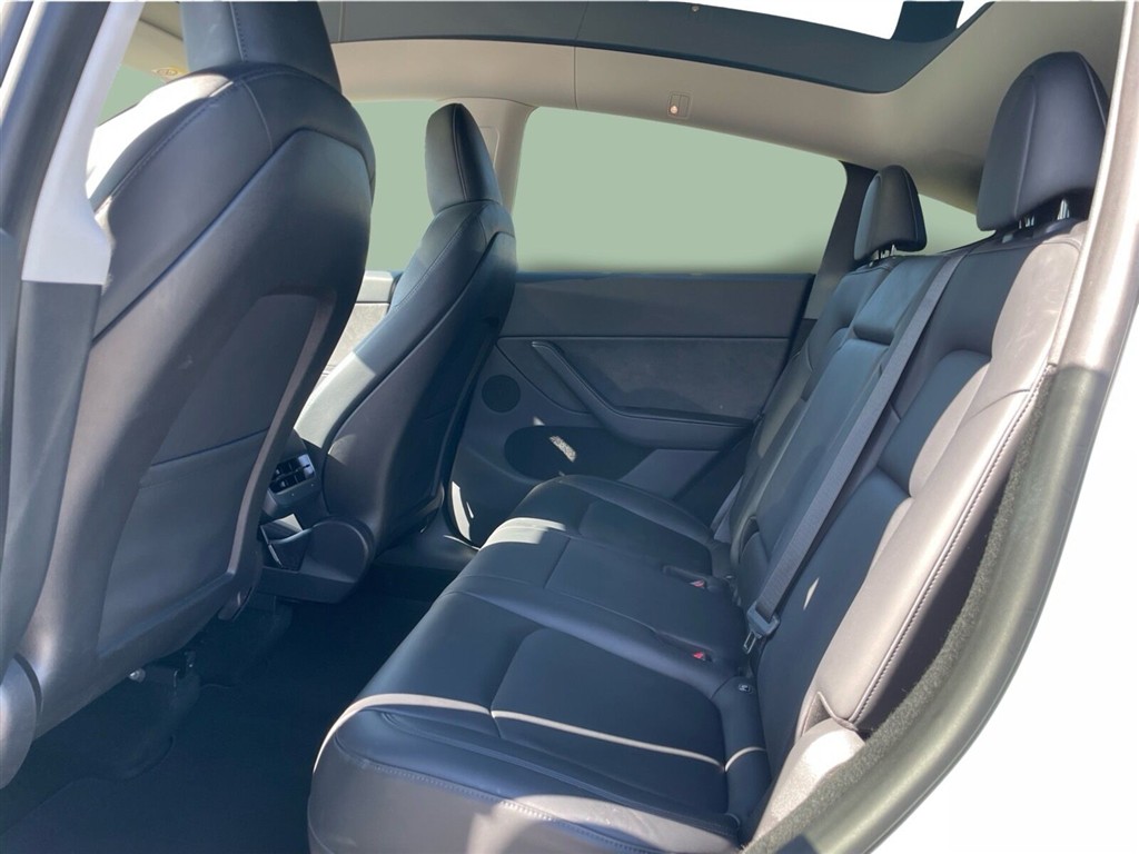 Tesla Model Y EL Long Range AWD 514HK 5d Aut. - Image 7