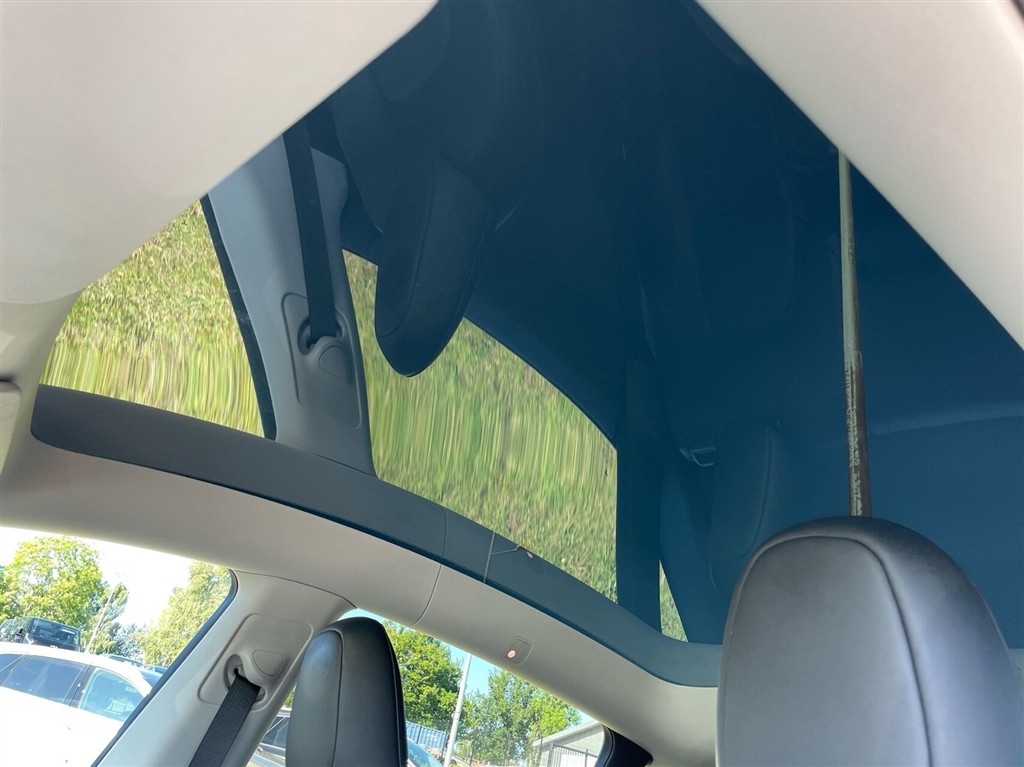 Tesla Model Y EL Long Range AWD 514HK 5d Aut. - Image 8