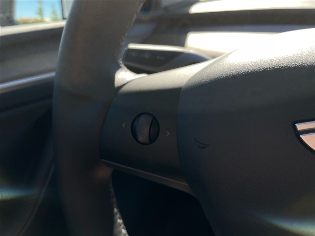Tesla Model Y EL Long Range AWD 514HK 5d Aut. - Image 9