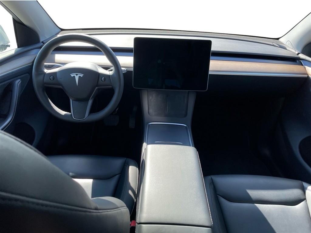 Tesla Model Y EL Long Range AWD 514HK 5d Aut. - Image 5