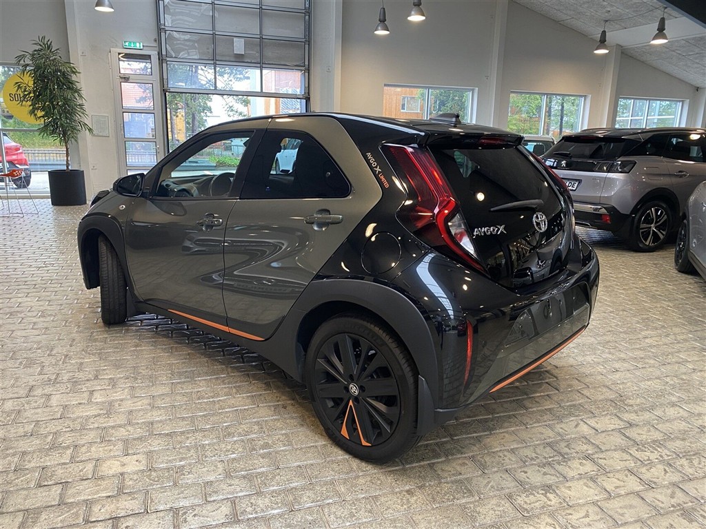 Toyota Aygo X 1,0 VVT-I Limited 72HK 5d Aut. - Image 2