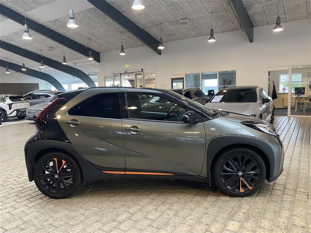 Toyota Aygo X 1,0 VVT-I Limited 72HK 5d Aut. - Image 4