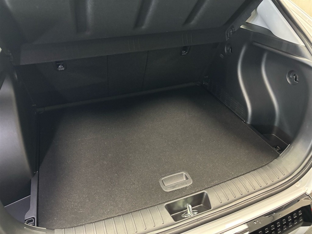 Hyundai Kona Electric 65,4 kWh Essential Long Range 217HK 5d Aut. - Image 6