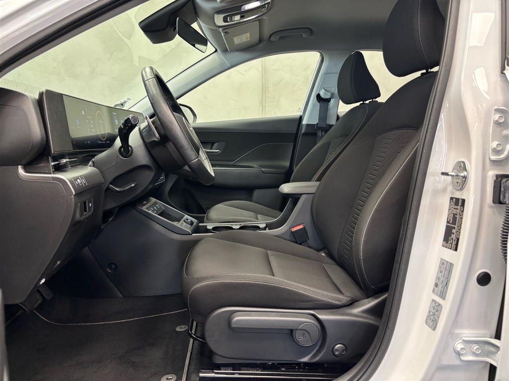 Hyundai Kona Electric 65,4 kWh Essential Long Range 217HK 5d Aut. - Image 8