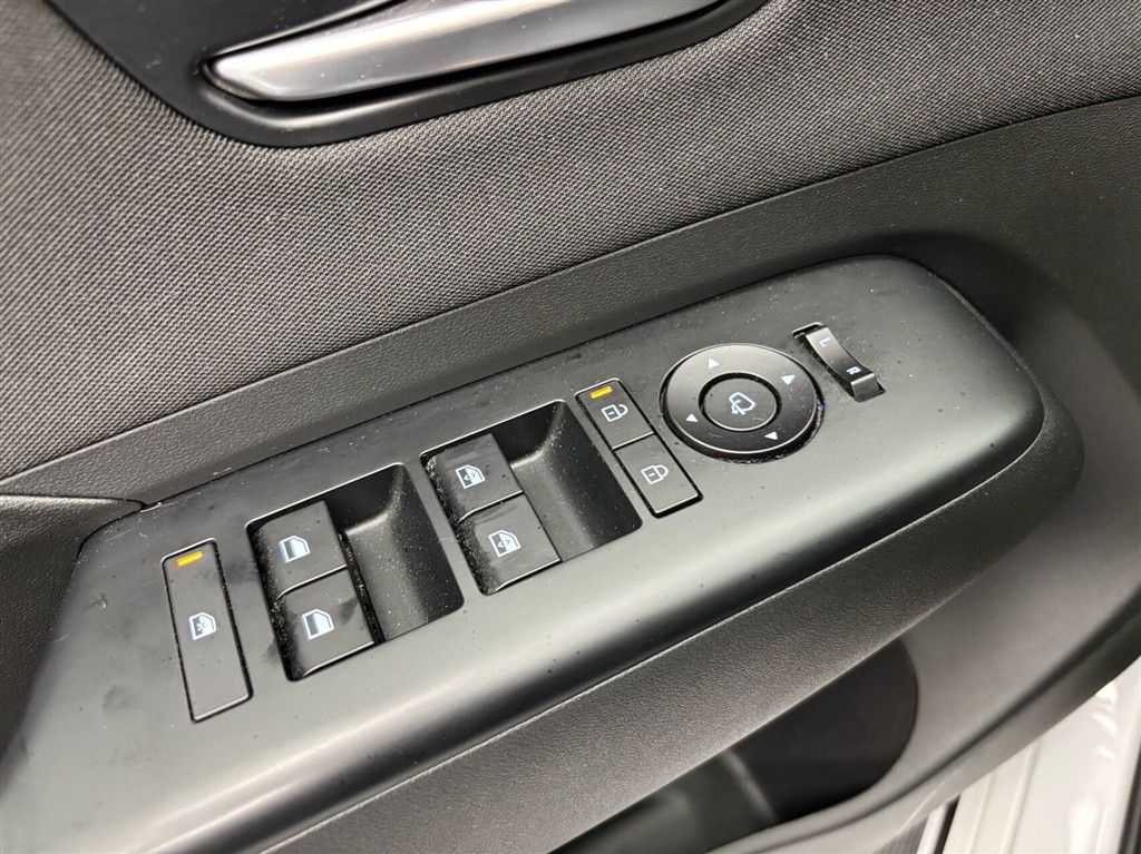 Hyundai Kona Electric 65,4 kWh Essential Long Range 217HK 5d Aut. - Image 11