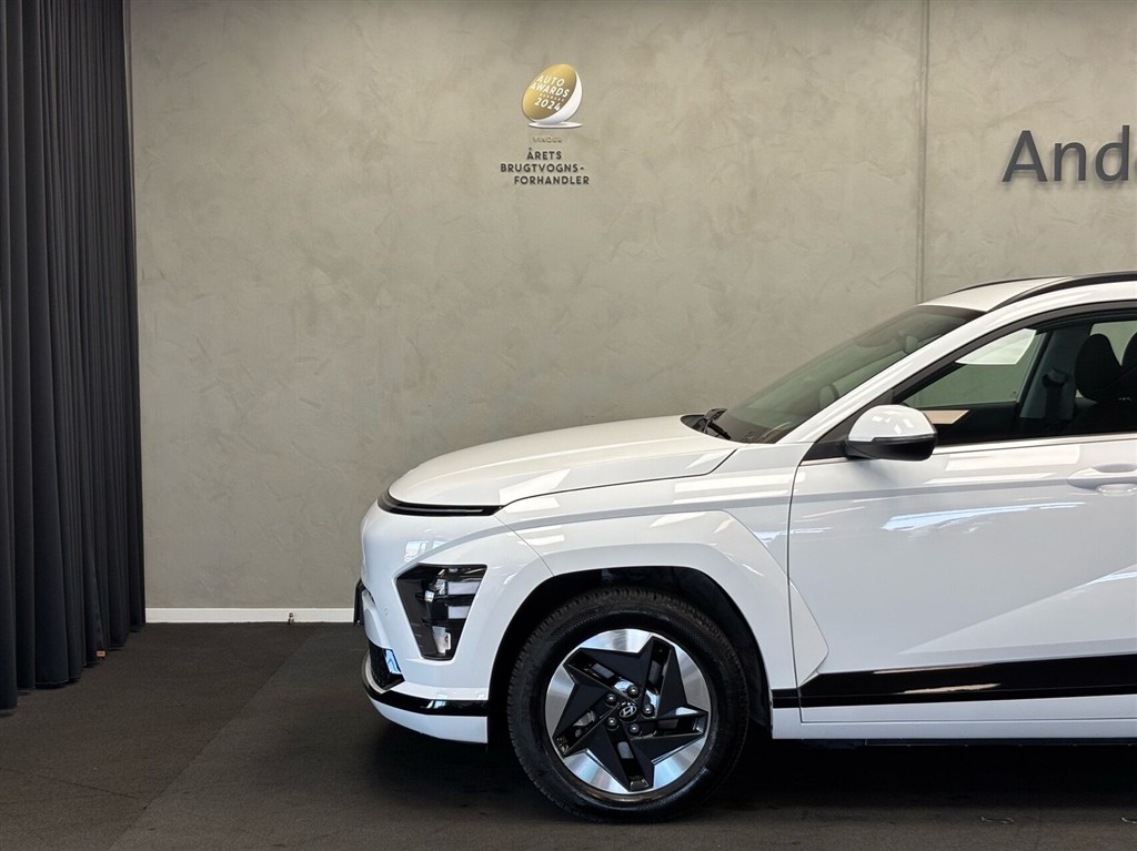 Hyundai Kona Electric 65,4 kWh Essential Long Range 217HK 5d Aut. - Image 4