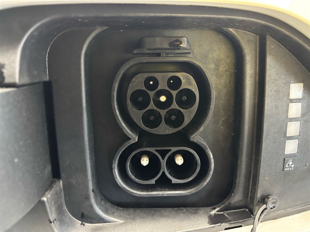 Hyundai Kona Electric 65,4 kWh Essential Long Range 217HK 5d Aut. - Image 34