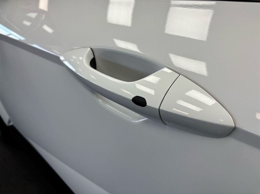 Hyundai Kona Electric 65,4 kWh Essential Long Range 217HK 5d Aut. - Image 35