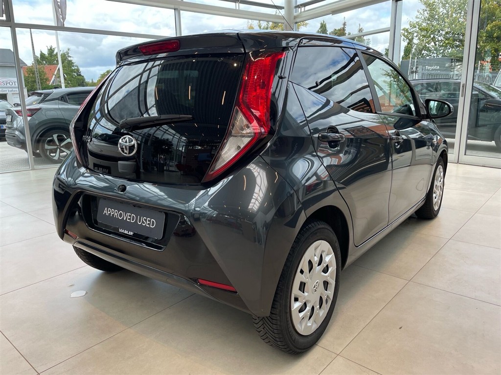 Toyota Aygo 1,0 VVT-I X-pression 72HK 5d - Image 3