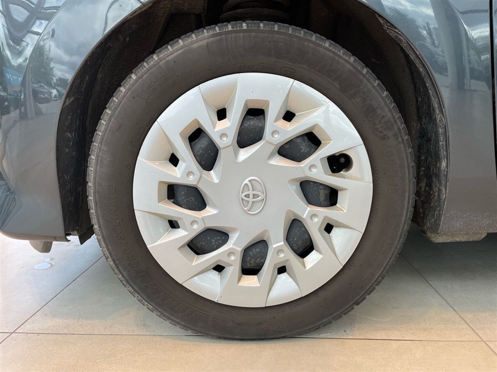 Toyota Aygo 1,0 VVT-I X-pression 72HK 5d - Image 22