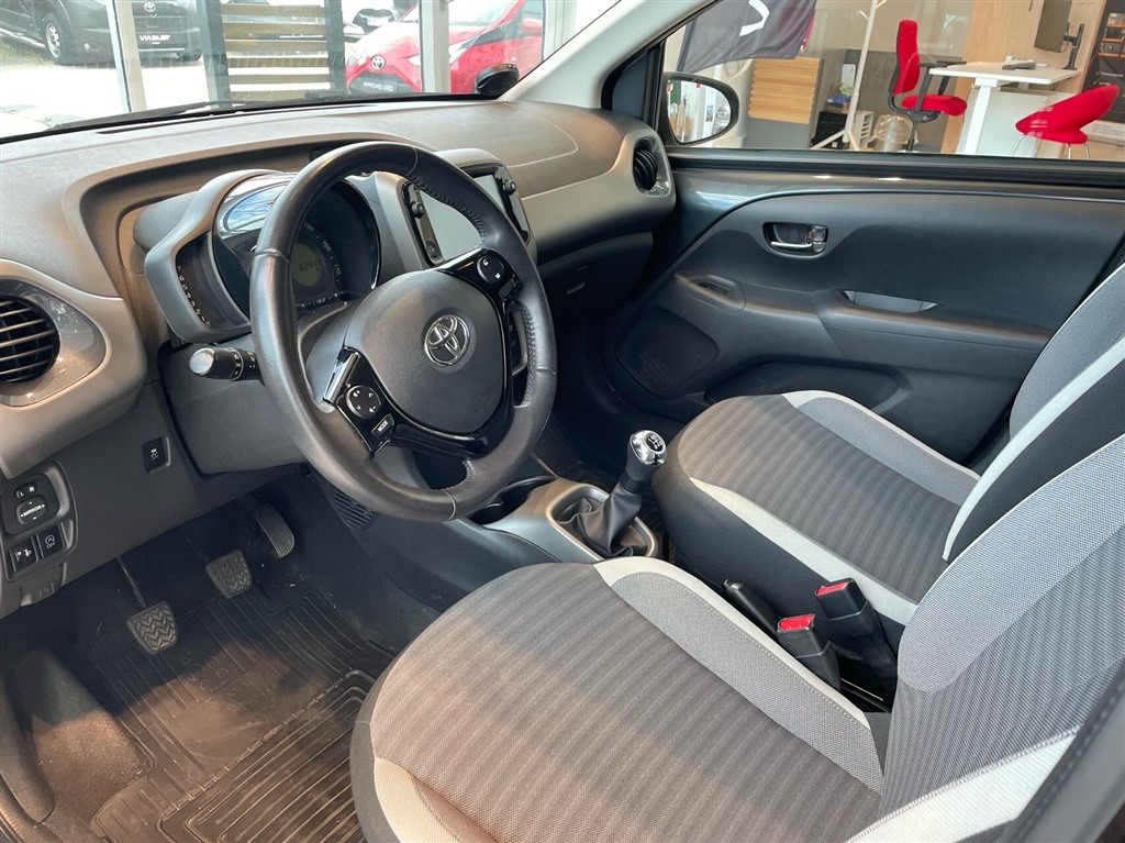 Toyota Aygo 1,0 VVT-I X-pression 72HK 5d - Image 5