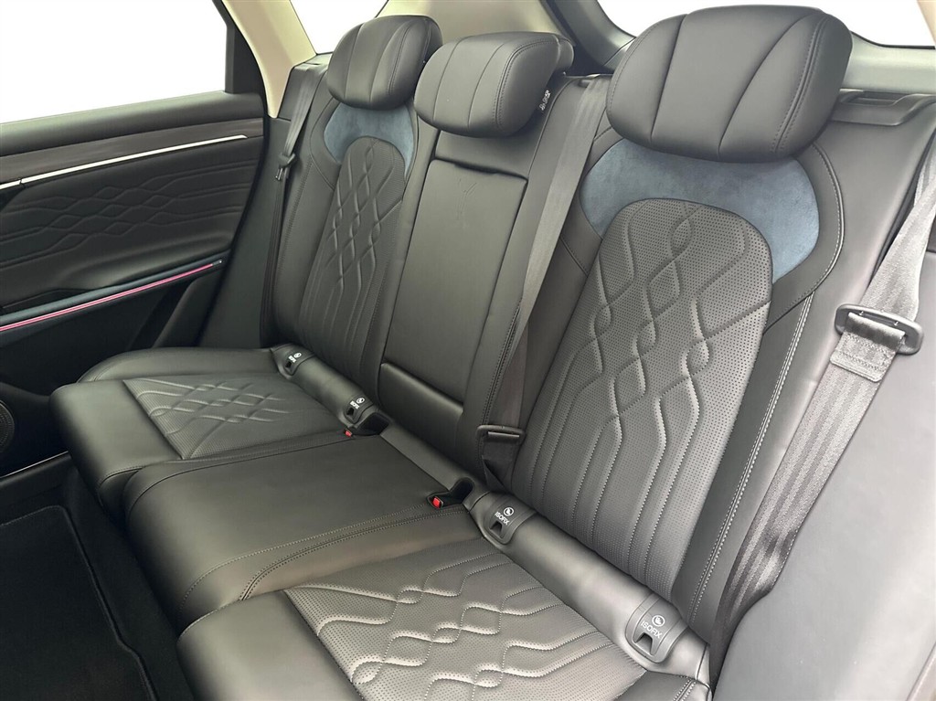 Voyah Free EL First Edition Noir AWD 489HK 5d Aut. - Image 12