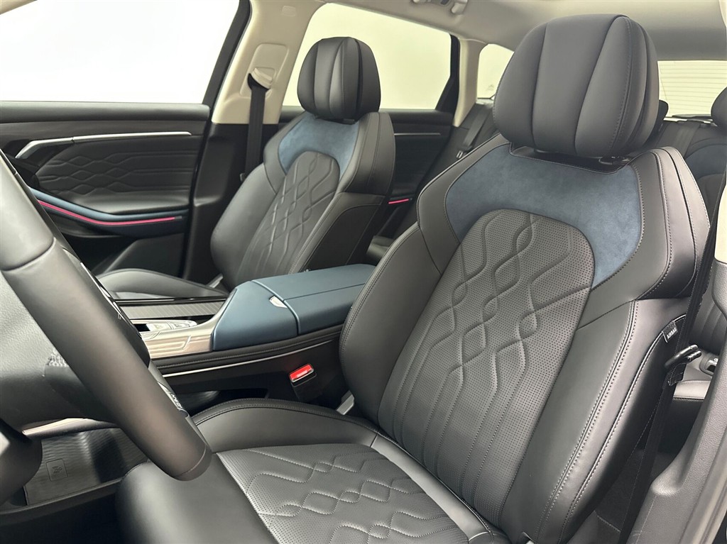 Voyah Free EL First Edition Noir AWD 489HK 5d Aut. - Image 17