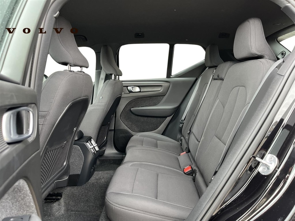 Volvo XC40 Recharge Extended Range Plus 252HK 5d Aut. - Image 6