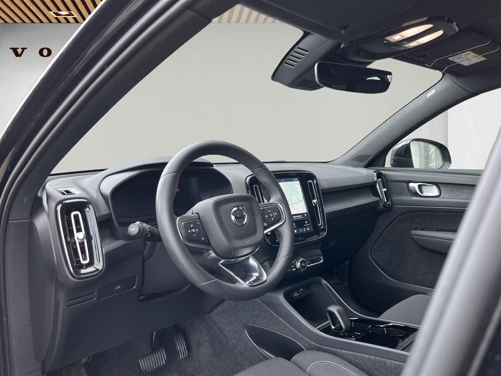 Volvo XC40 Recharge Extended Range Plus 252HK 5d Aut. - Image 8