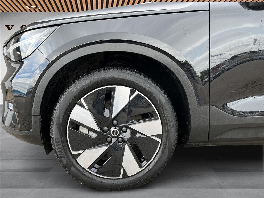 Volvo XC40 Recharge Extended Range Plus 252HK 5d Aut. - Image 9
