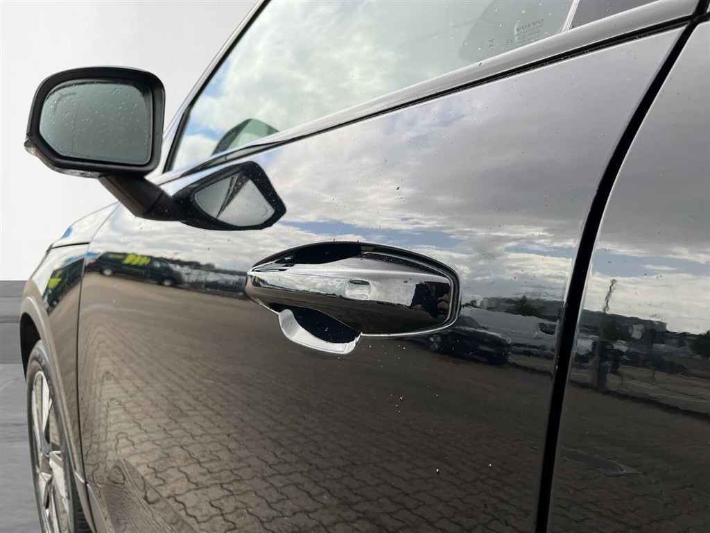 Volvo XC40 Recharge Extended Range Plus 252HK 5d Aut. - Image 10