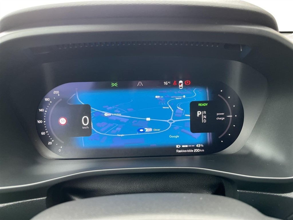 Volvo XC40 Recharge Extended Range Plus 252HK 5d Aut. - Image 17