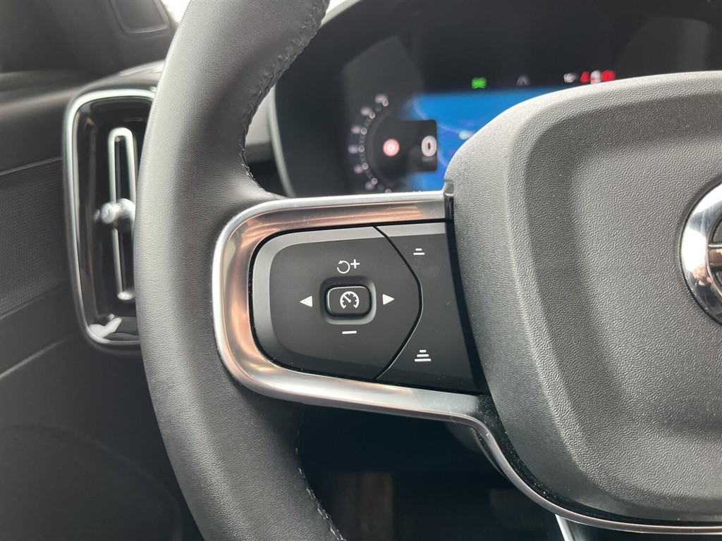 Volvo XC40 Recharge Extended Range Plus 252HK 5d Aut. - Image 18