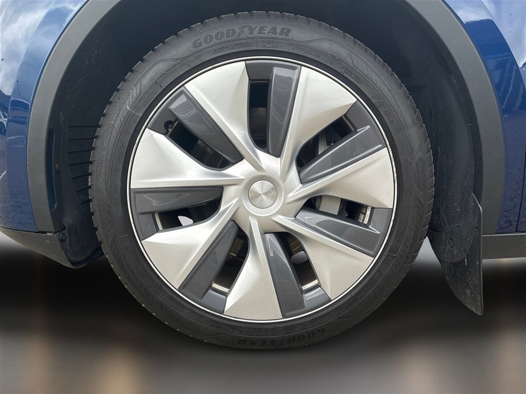 Tesla Model Y EL RWD 299HK 5d Aut. - Image 6