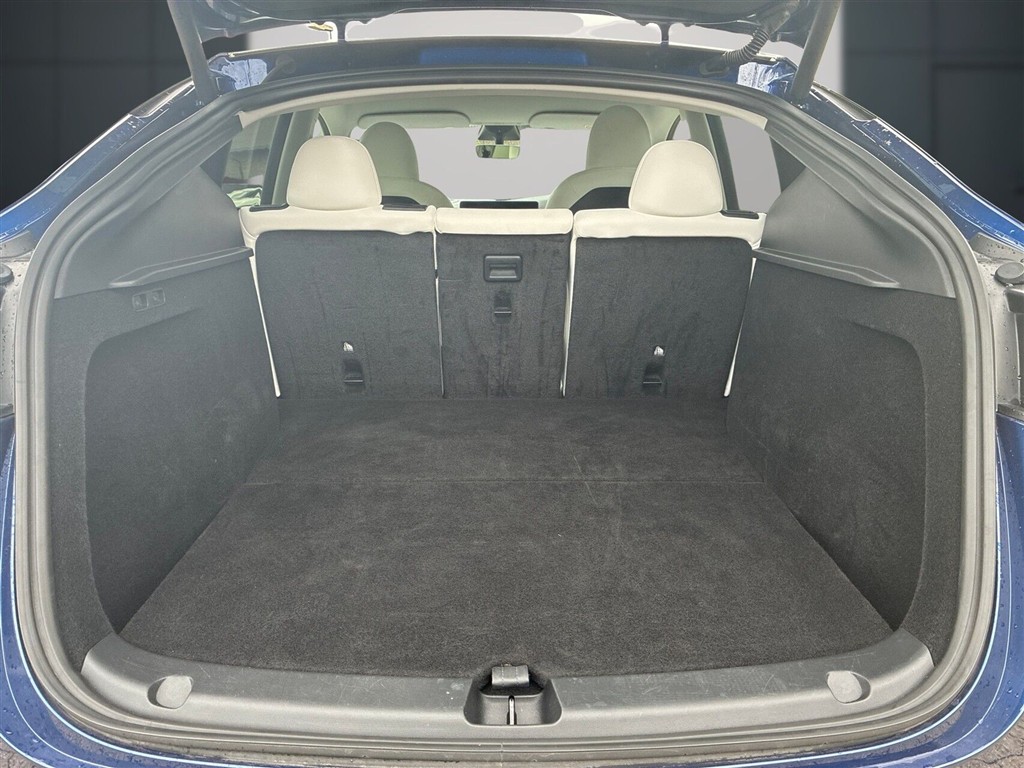 Tesla Model Y EL RWD 299HK 5d Aut. - Image 8
